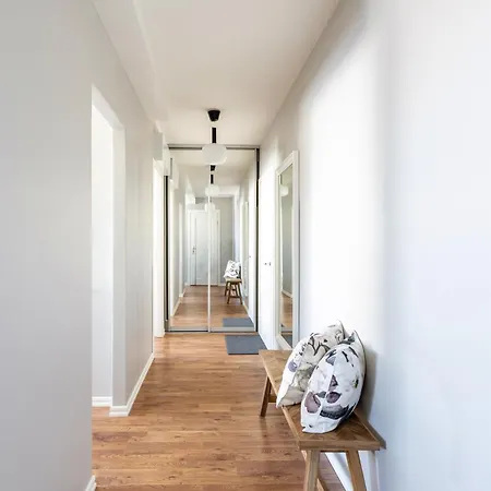 Snowberry Apartment